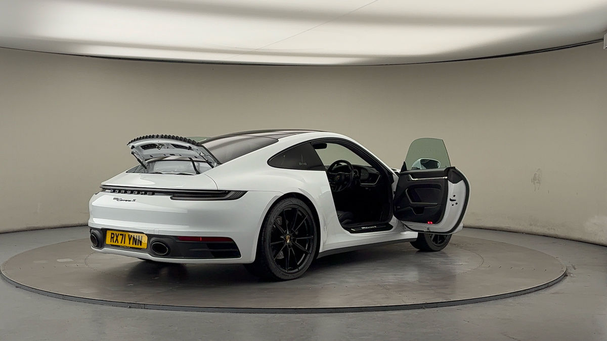 More views of Porsche 911