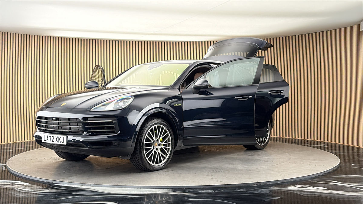More views of Porsche Cayenne