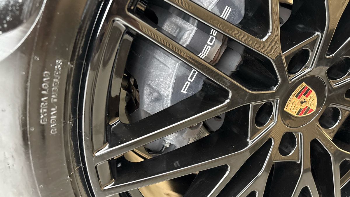 Porsche Cayenne Image 34