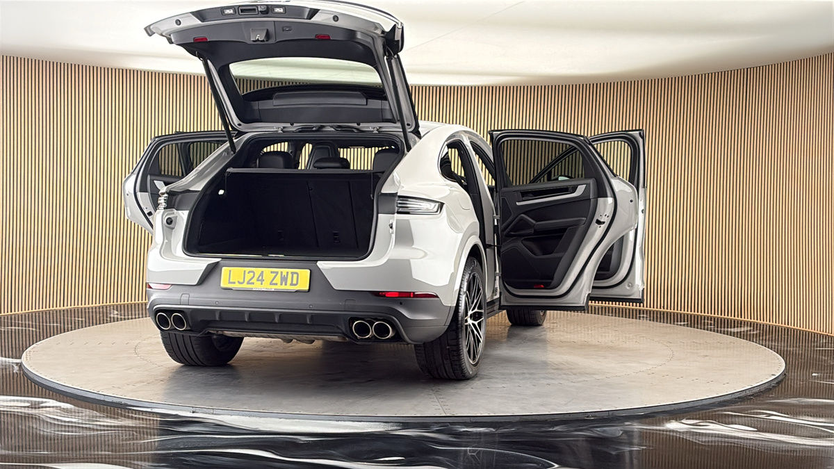 More views of Porsche Cayenne