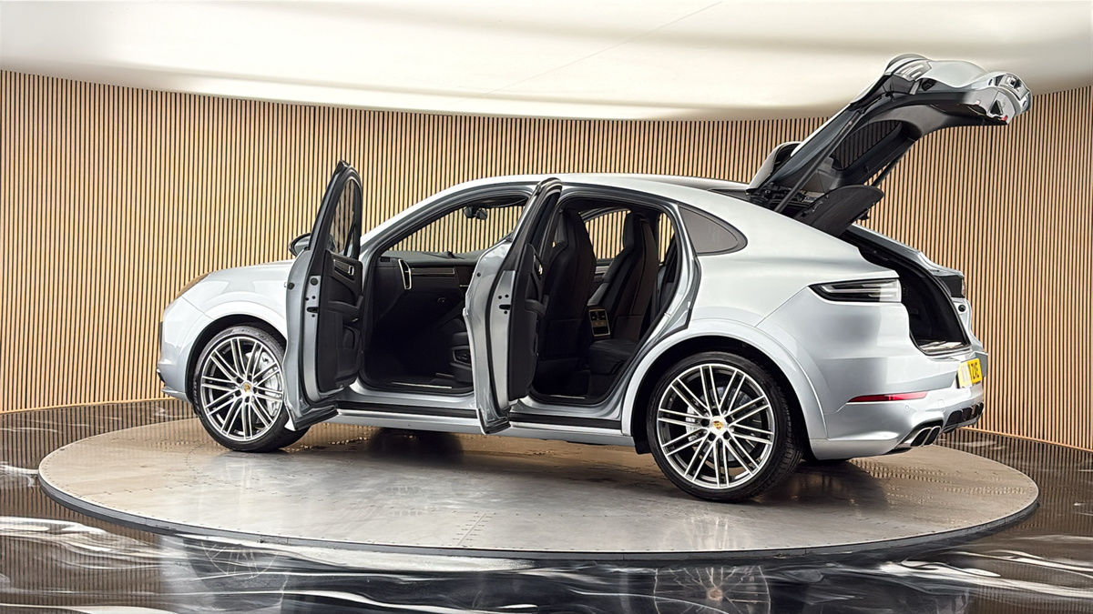 More views of Porsche Cayenne