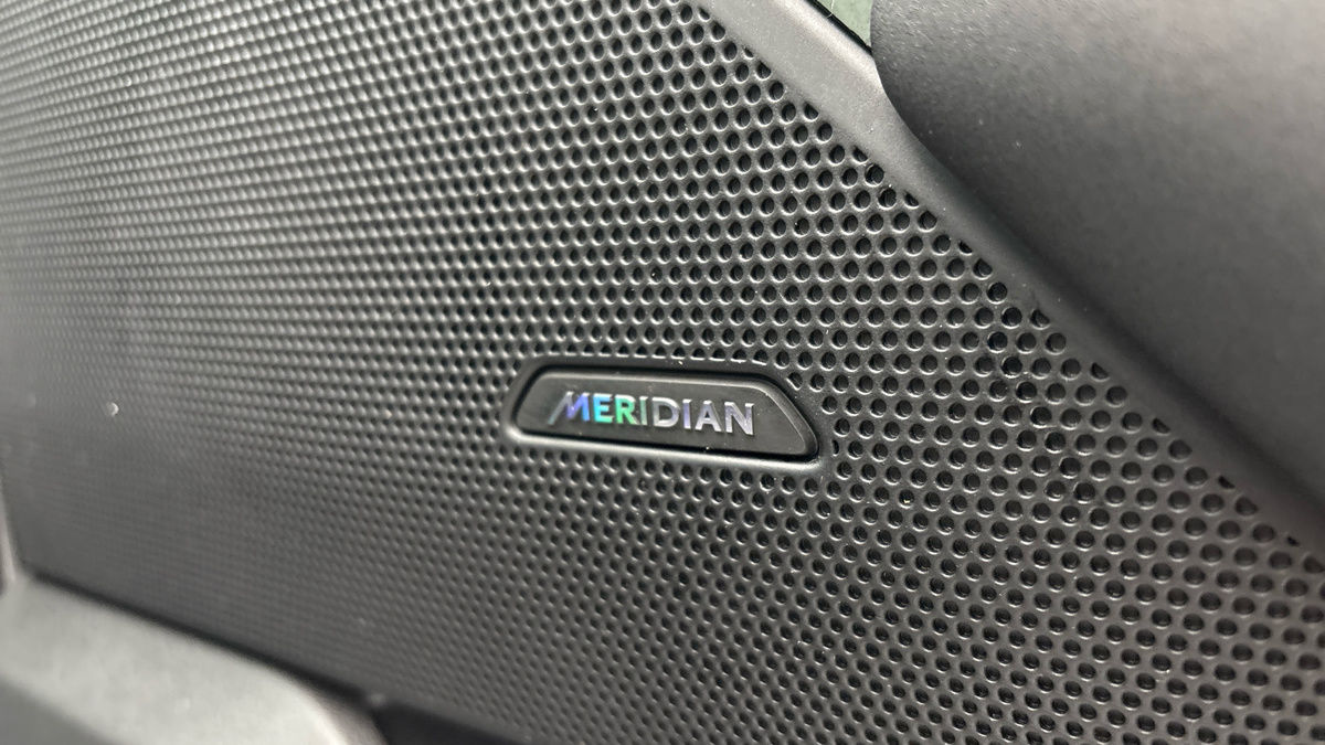 Land Rover Range Rover Velar Image 25