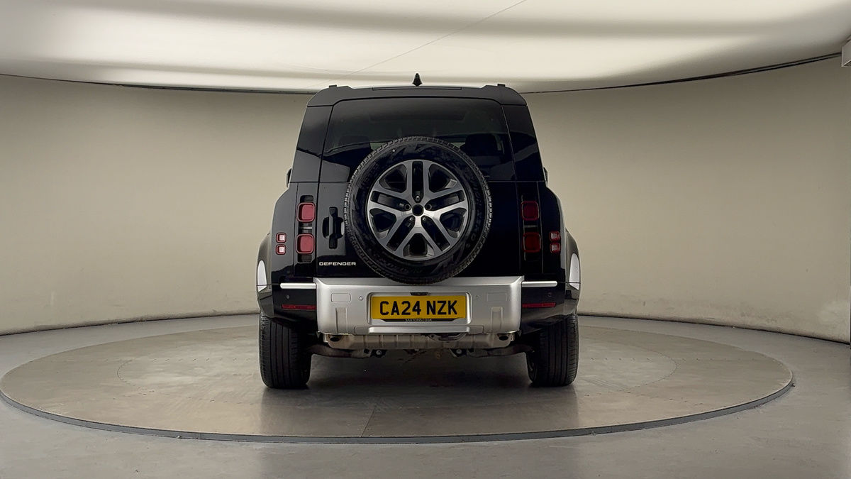 Land Rover Defender 110 Image 4