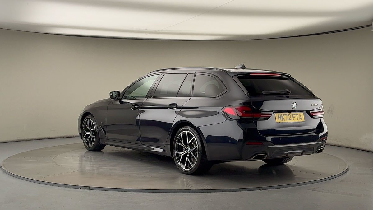 BMW 5 Series Image 2