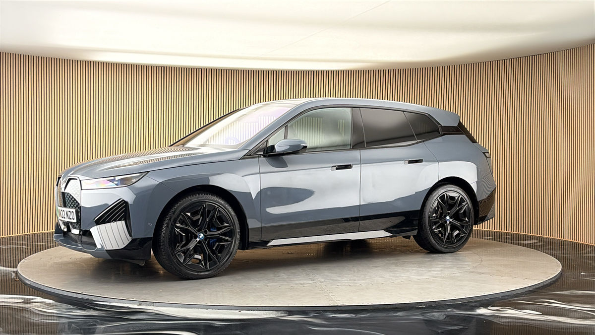 More views of BMW iX