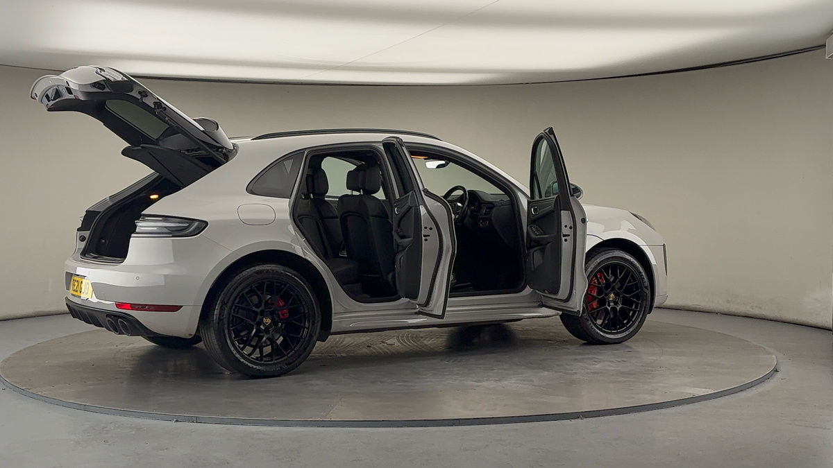 More views of Porsche Macan