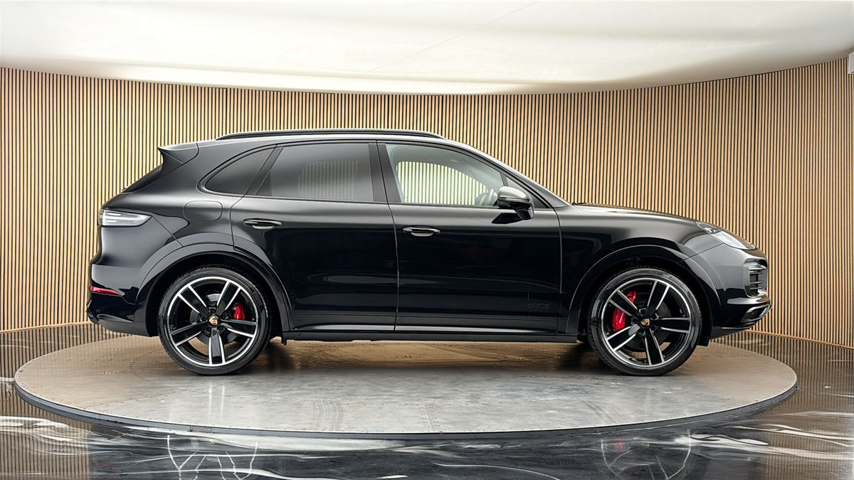 Porsche Cayenne Image 16