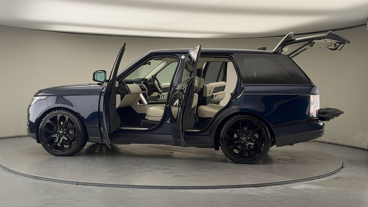 More views of Land Rover Range Rover