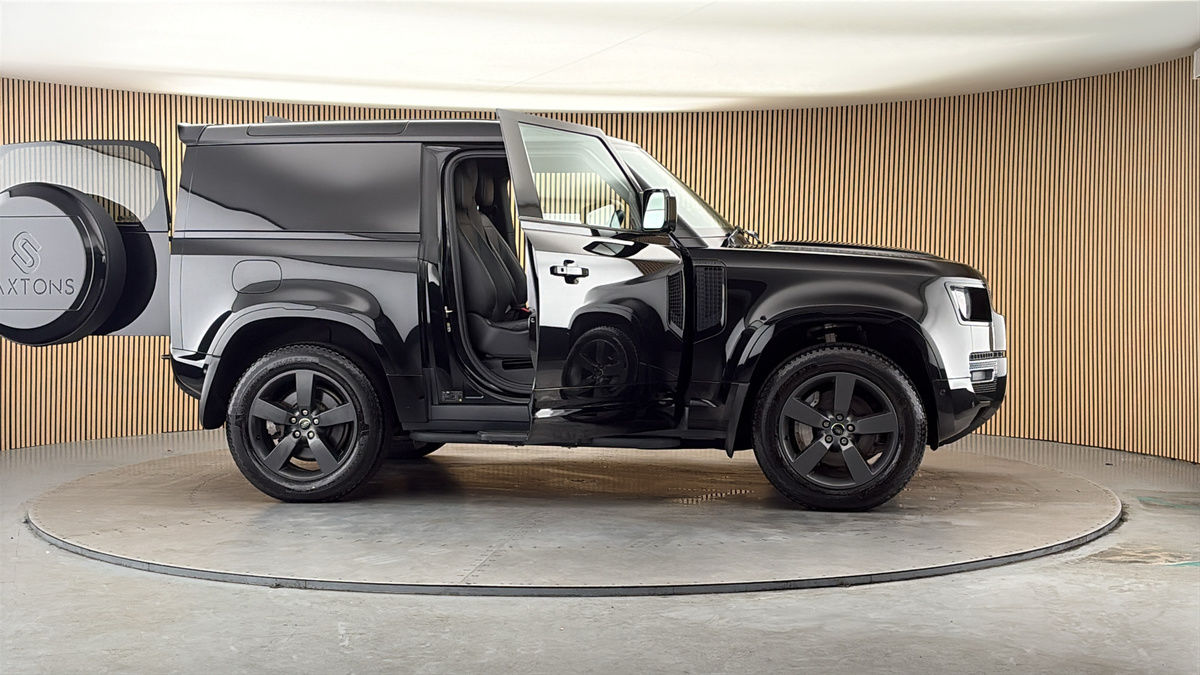 More views of Land Rover Defender 90