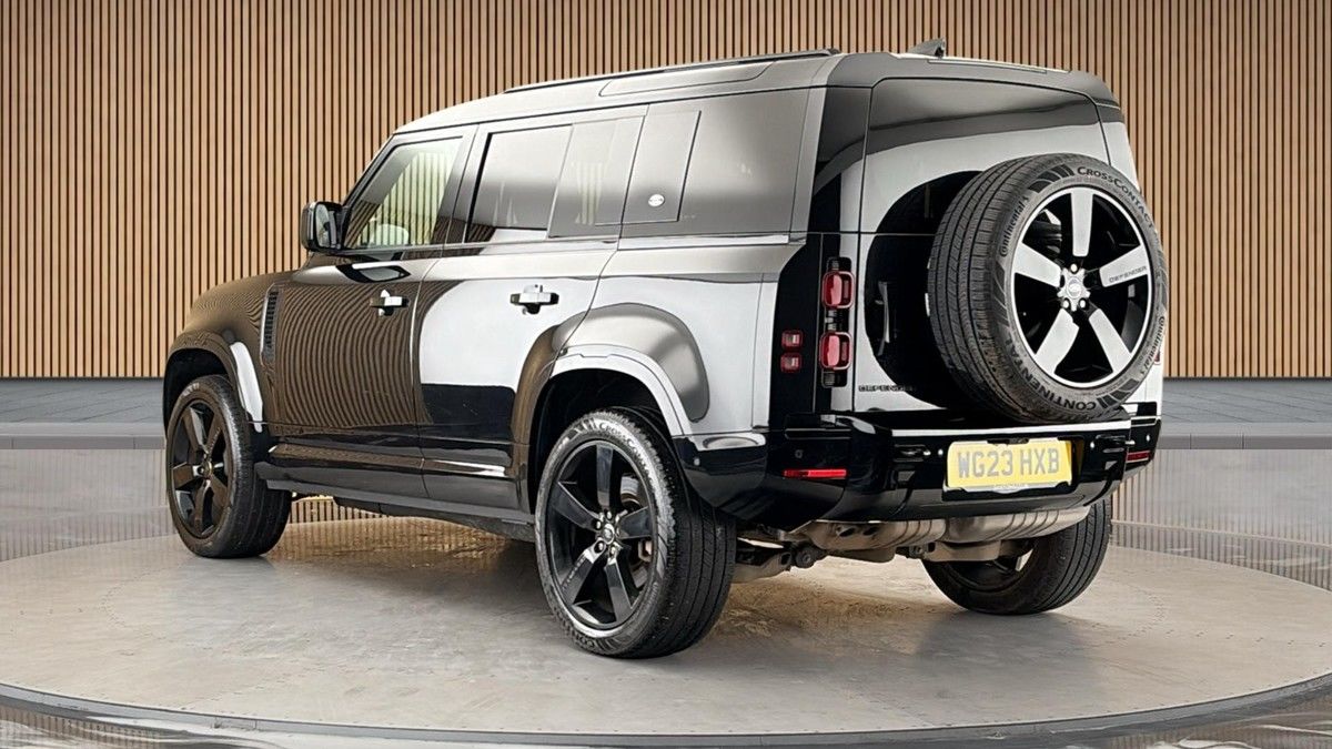 Land Rover Defender 110 Image 2