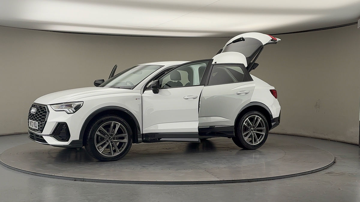 More views of Audi Q3