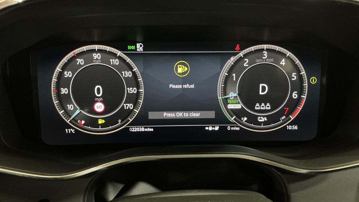 Jaguar F-PACE Image 10