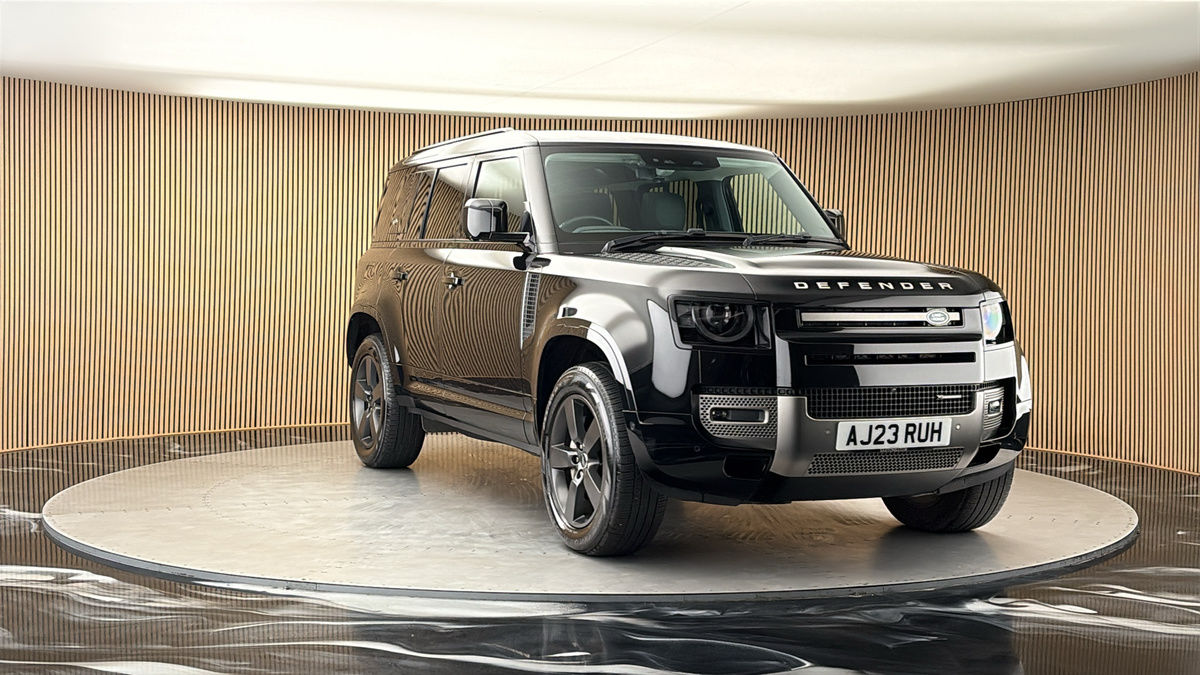 More views of Land Rover Defender 110