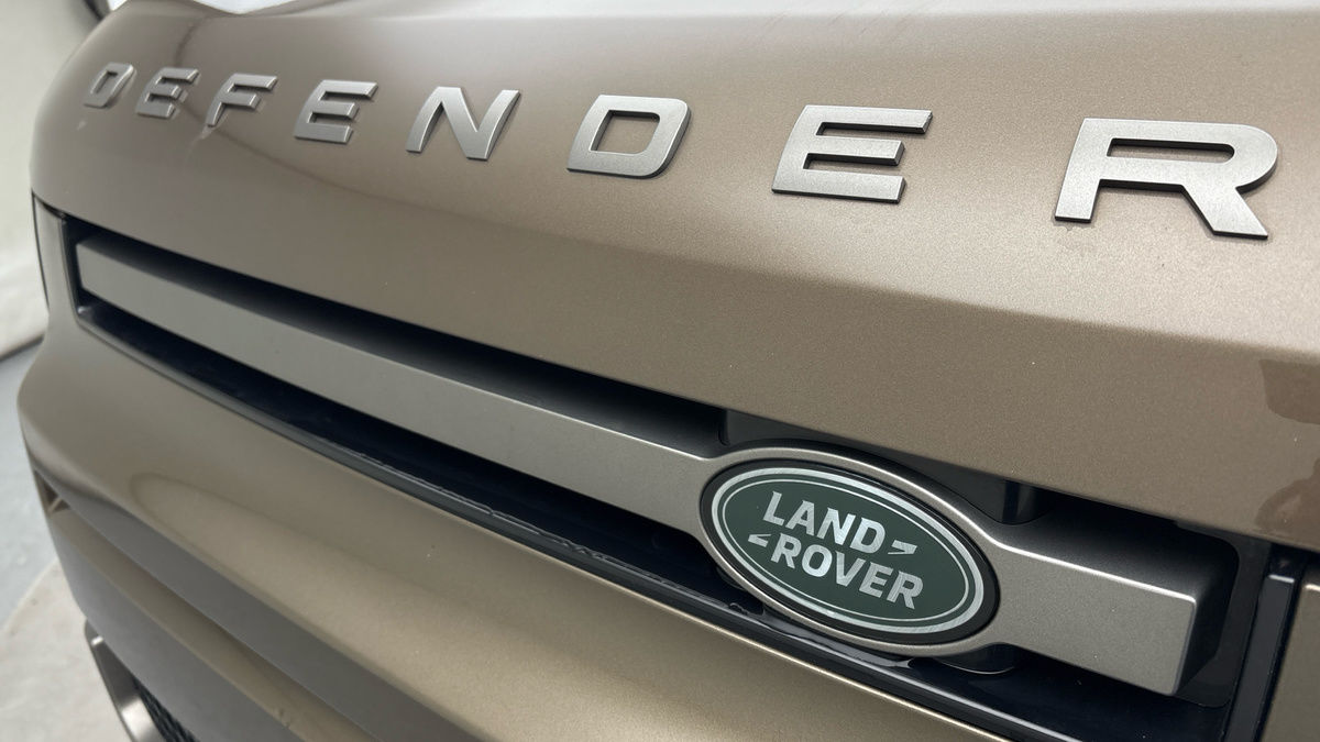 Land Rover Defender 90 Urban Image 24