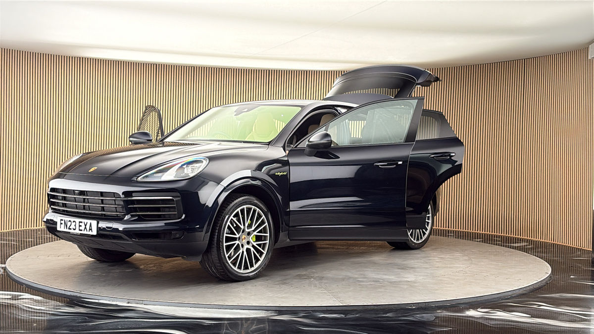 More views of Porsche Cayenne
