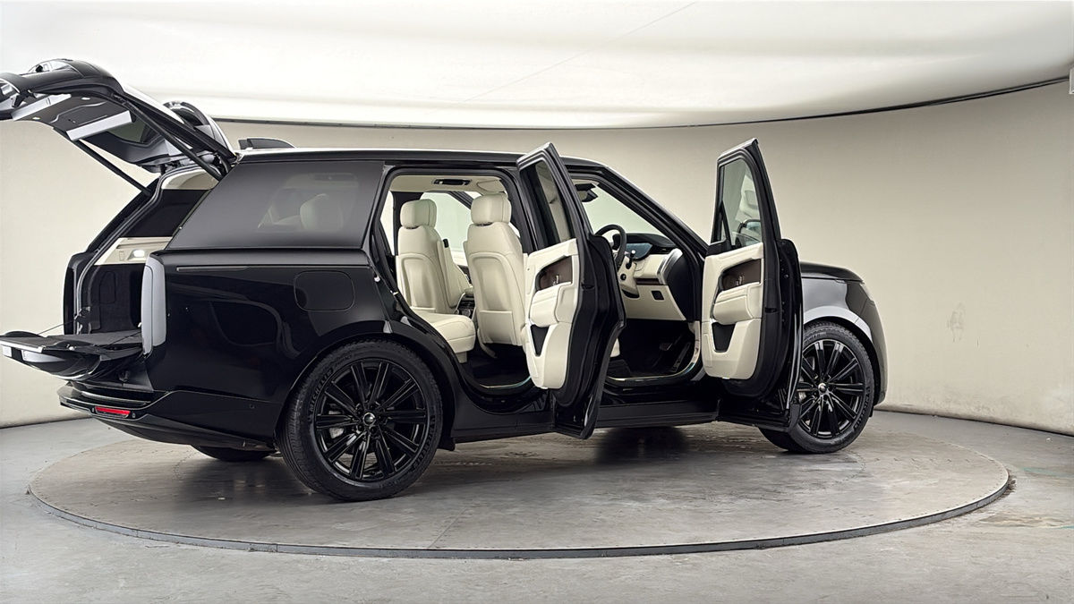 More views of Land Rover Range Rover