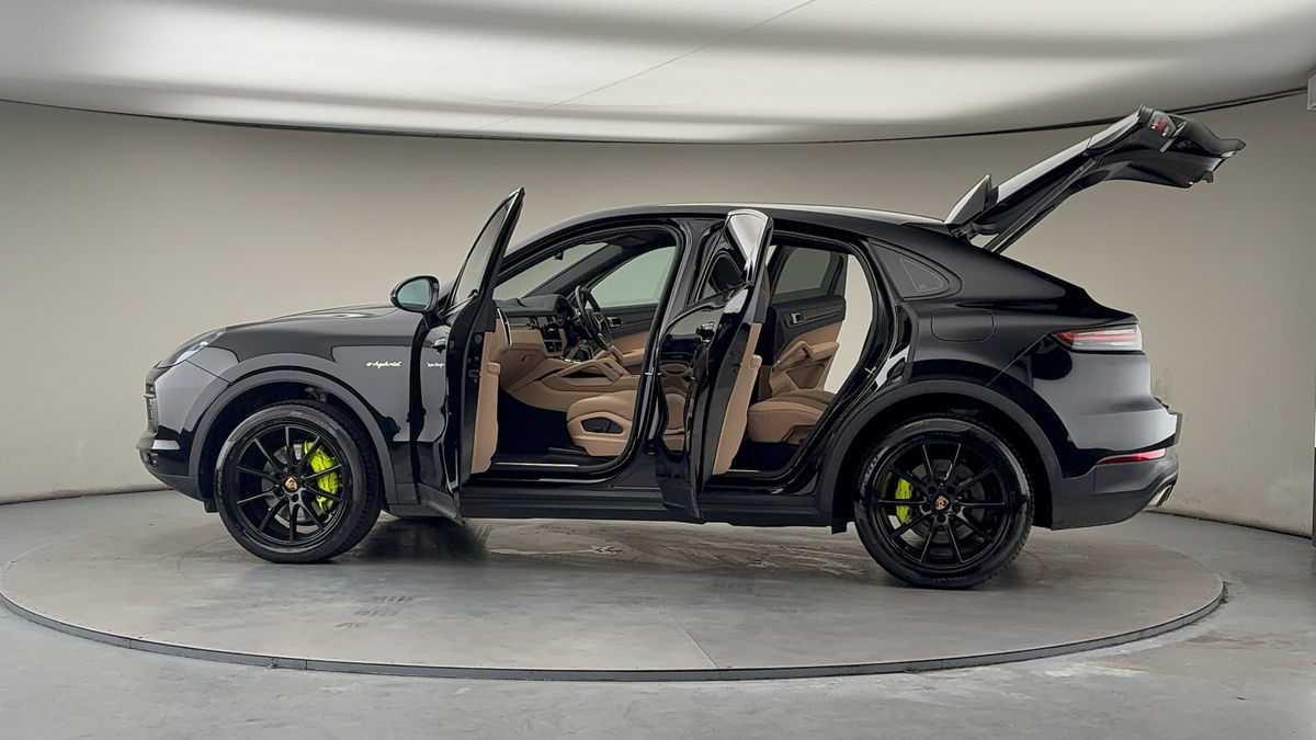 More views of Porsche Cayenne