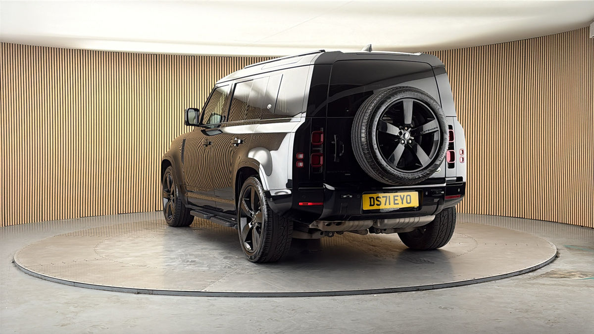More views of Land Rover Defender 110