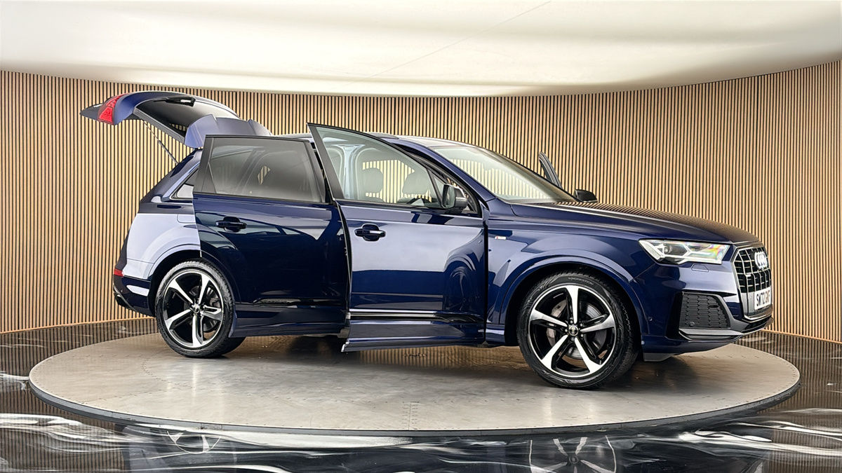 More views of Audi Q7