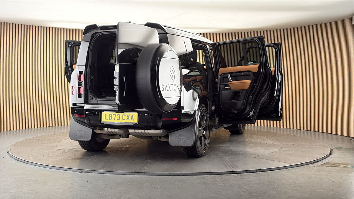 More views of Land Rover Defender 110