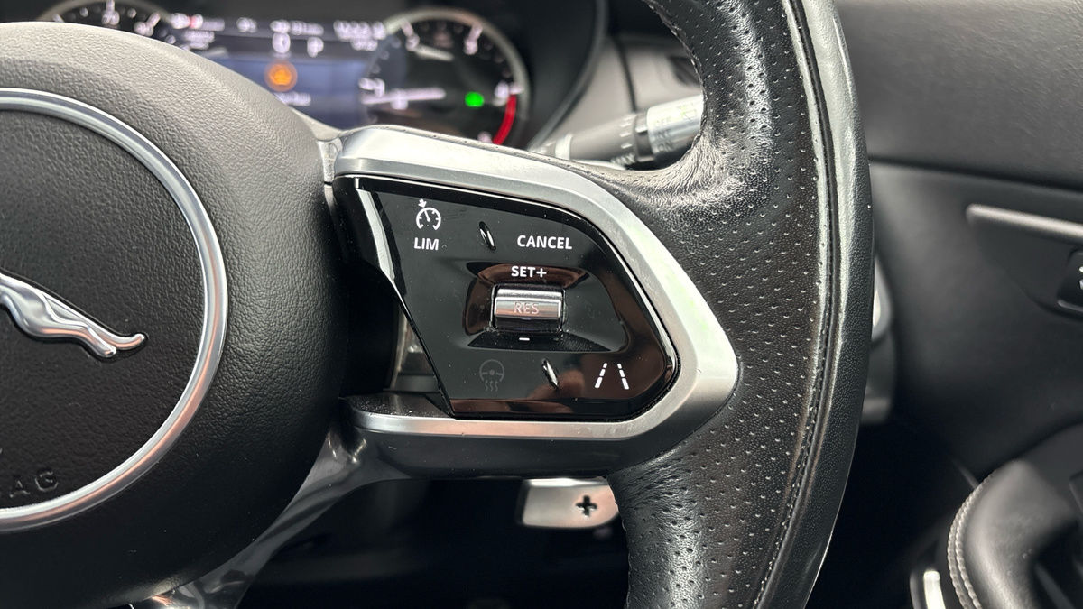 Jaguar E-PACE Image 14