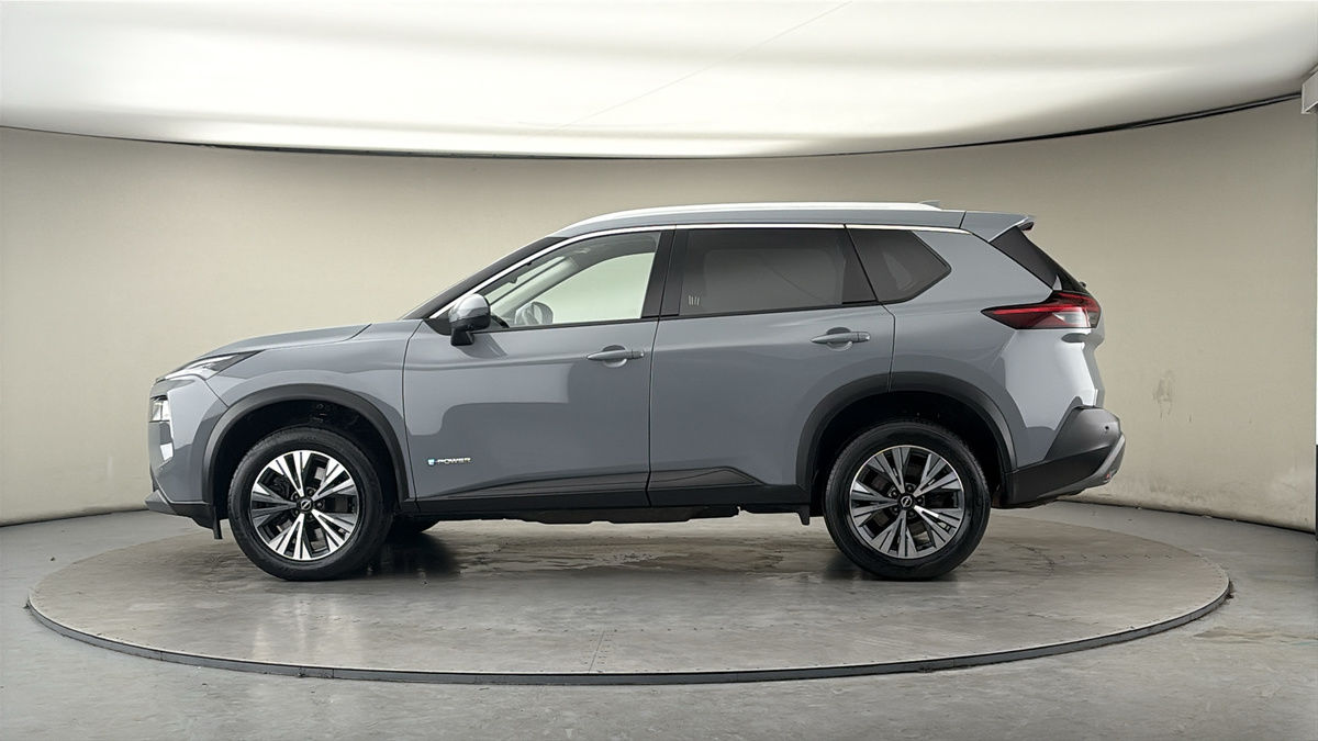 More views of Nissan X-Trail