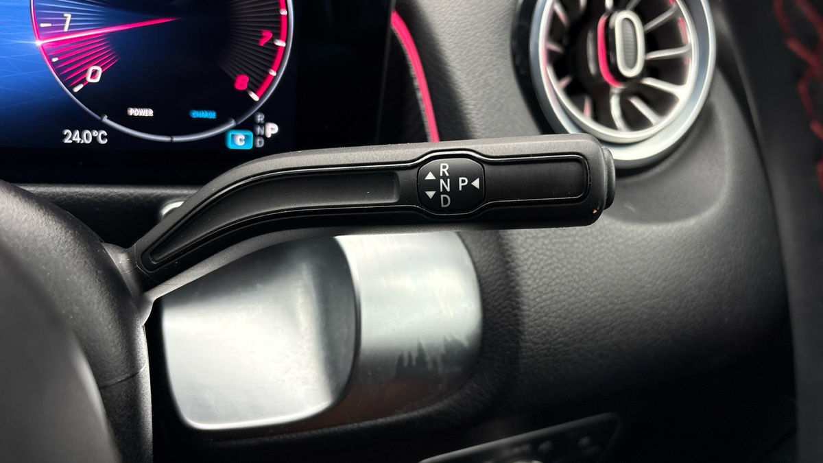 Mercedes-Benz GLB Image 6