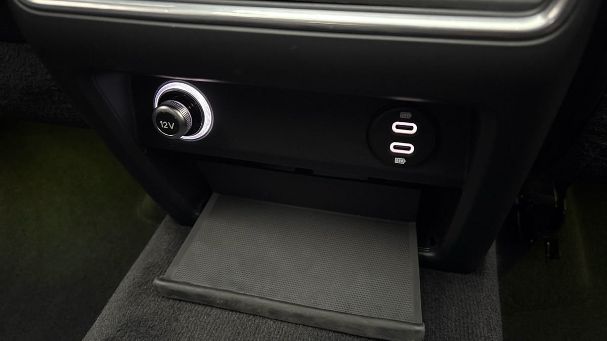 Porsche Cayenne Image 31