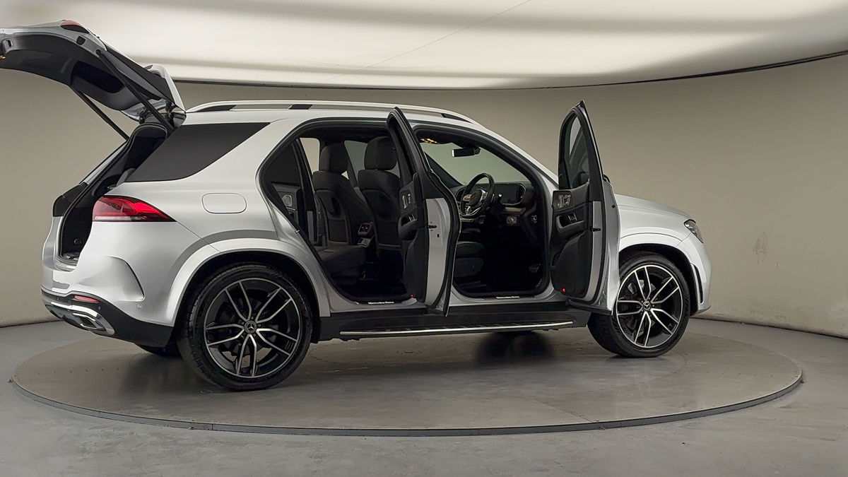 More views of Mercedes-Benz GLE