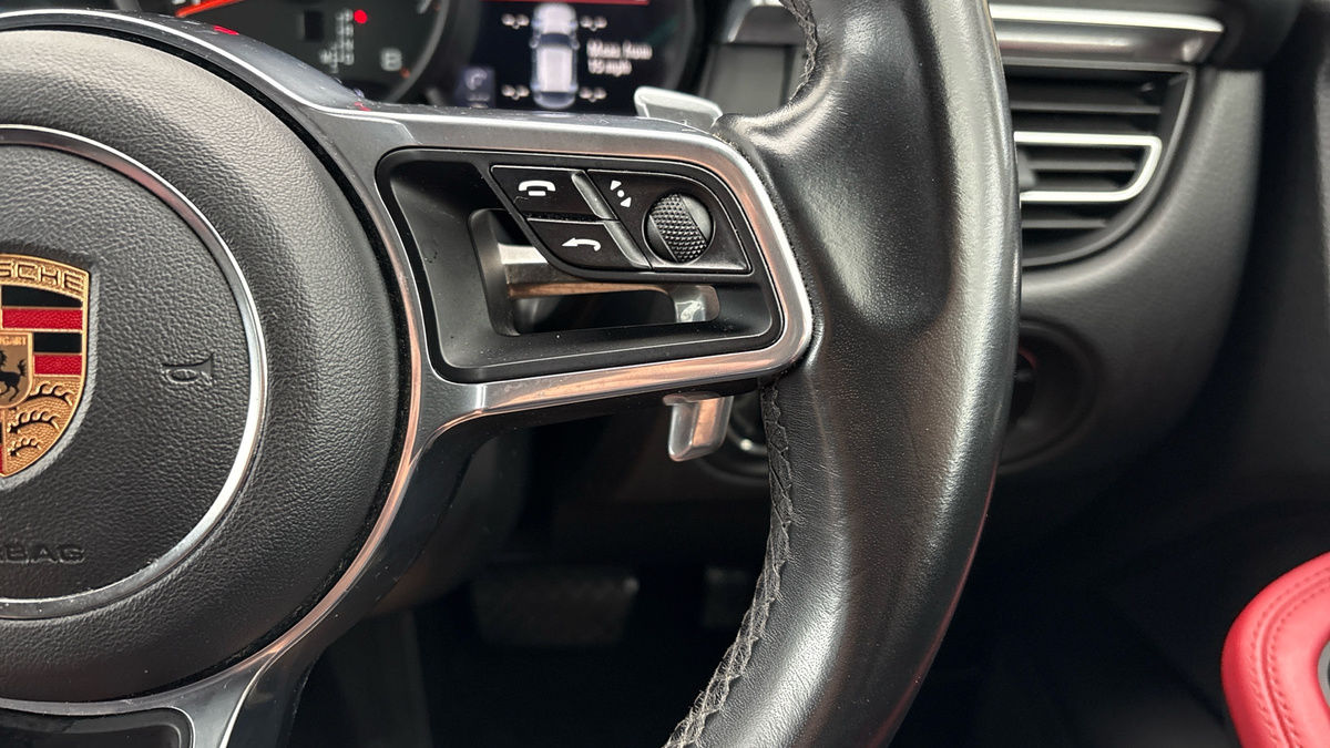Porsche Macan Image 14