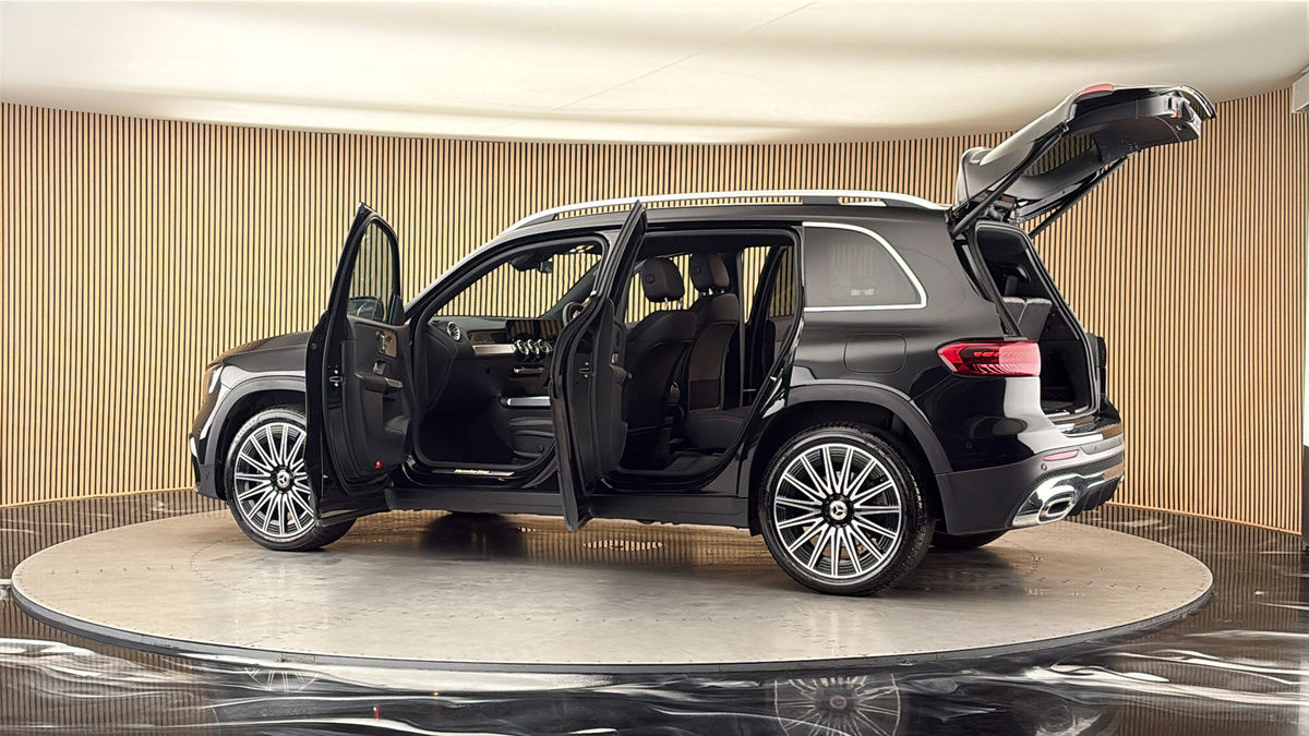 More views of Mercedes-Benz GLB