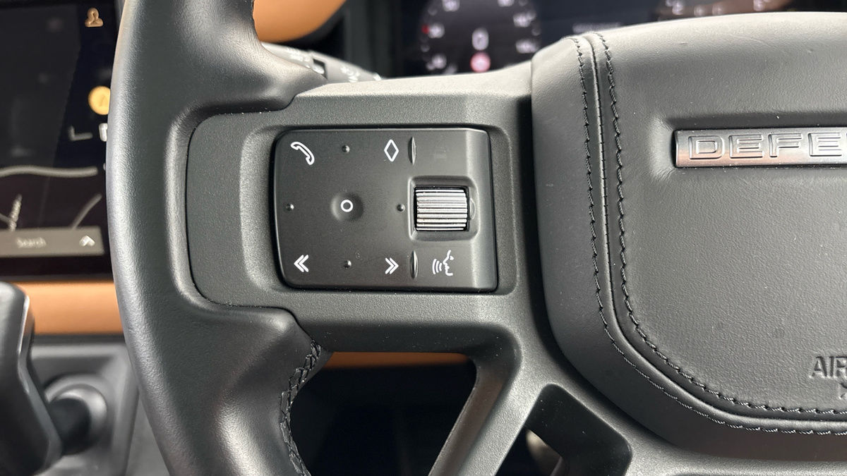 Land Rover Defender 90 Image 13