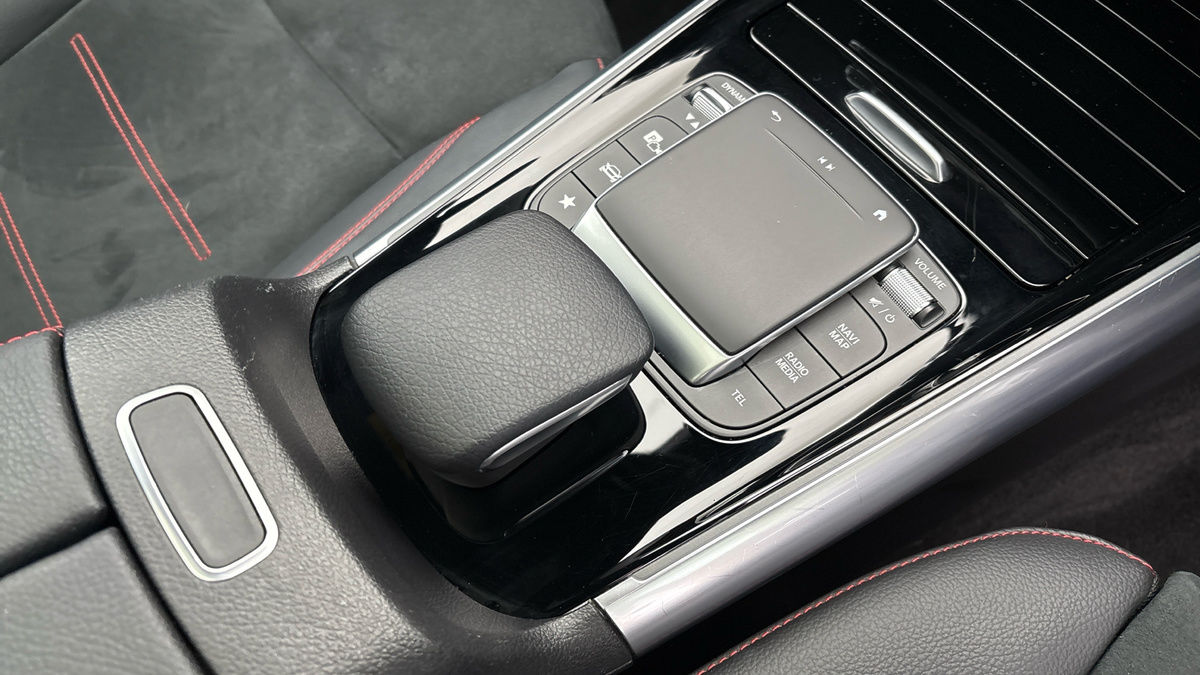 Mercedes-Benz GLA Image 9