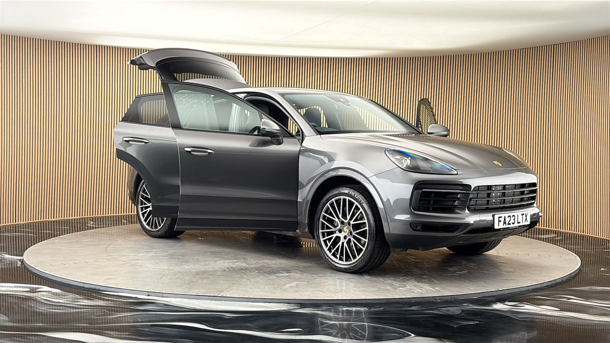 More views of Porsche Cayenne