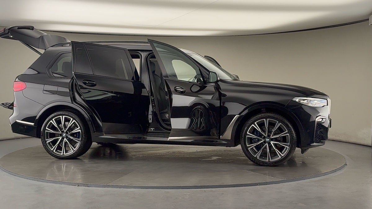 More views of BMW X7