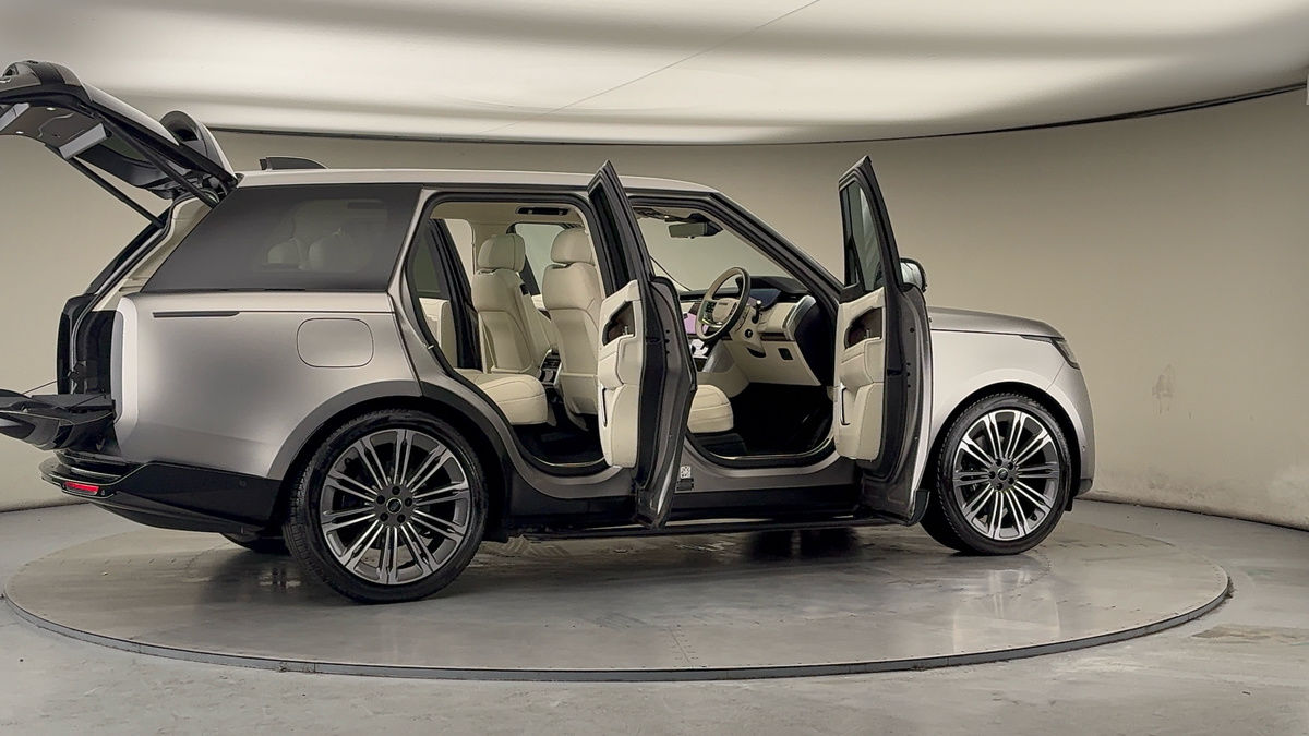 More views of Land Rover Range Rover