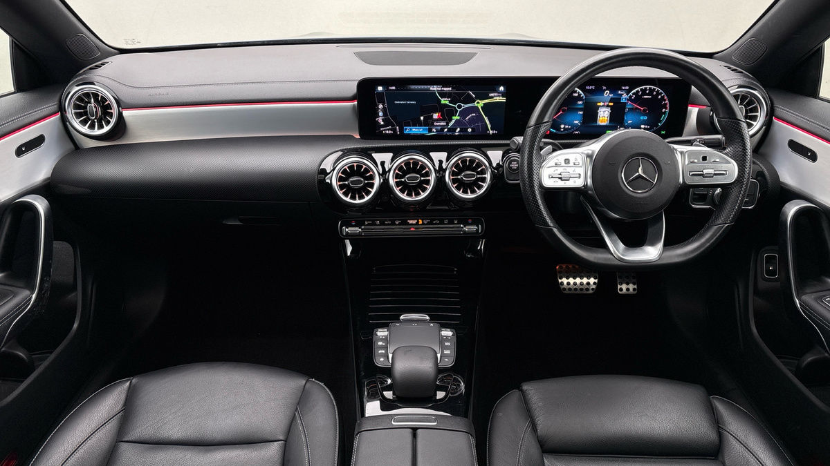 Mercedes-Benz CLA Image 12