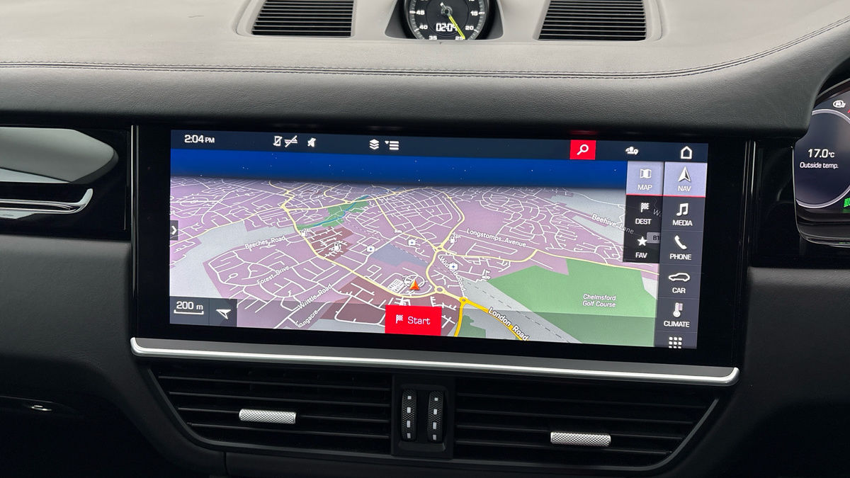 Porsche Cayenne Image 17