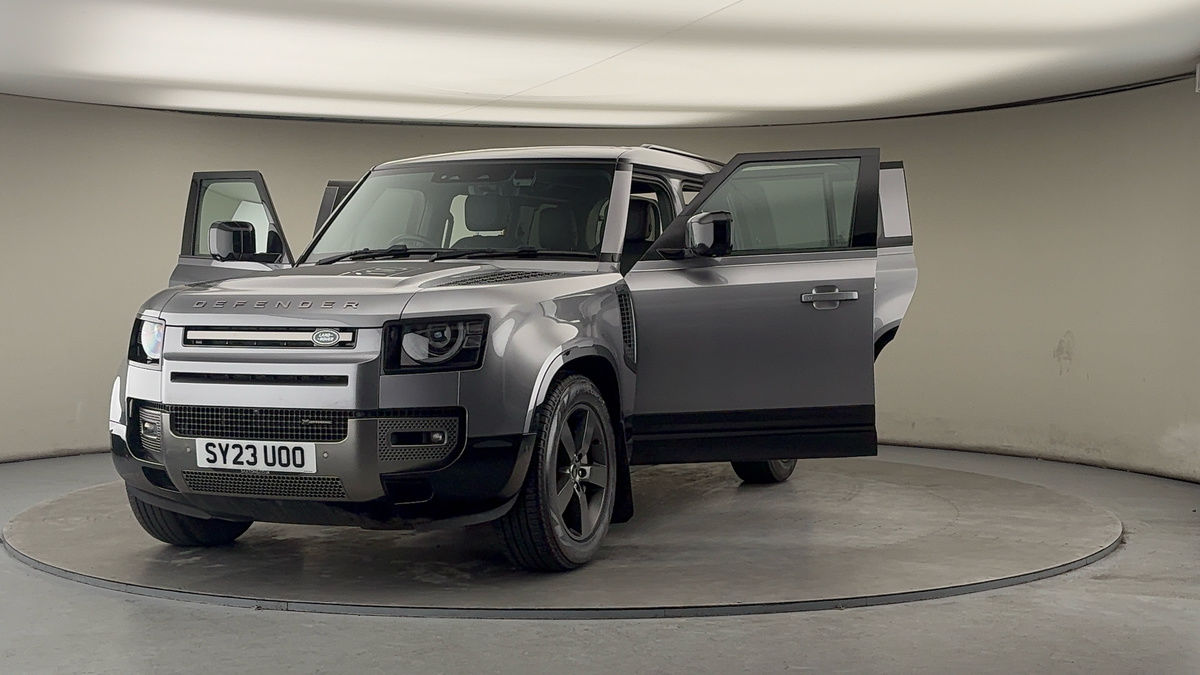 More views of Land Rover Defender 110