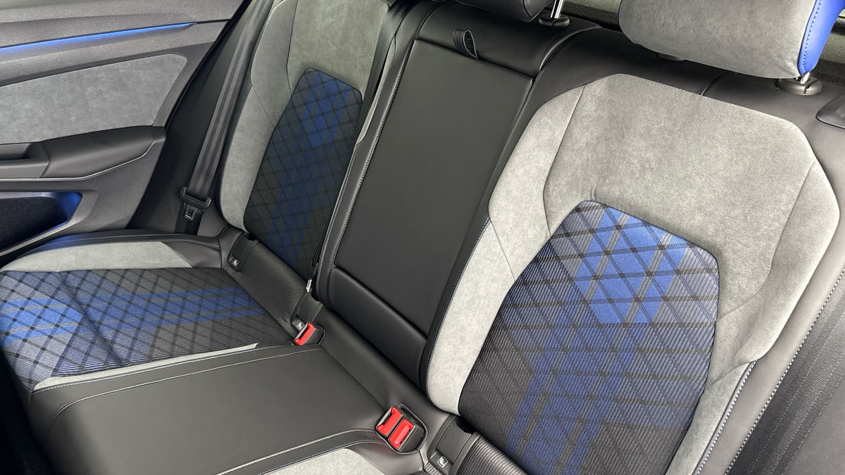 Volkswagen Golf Image 8