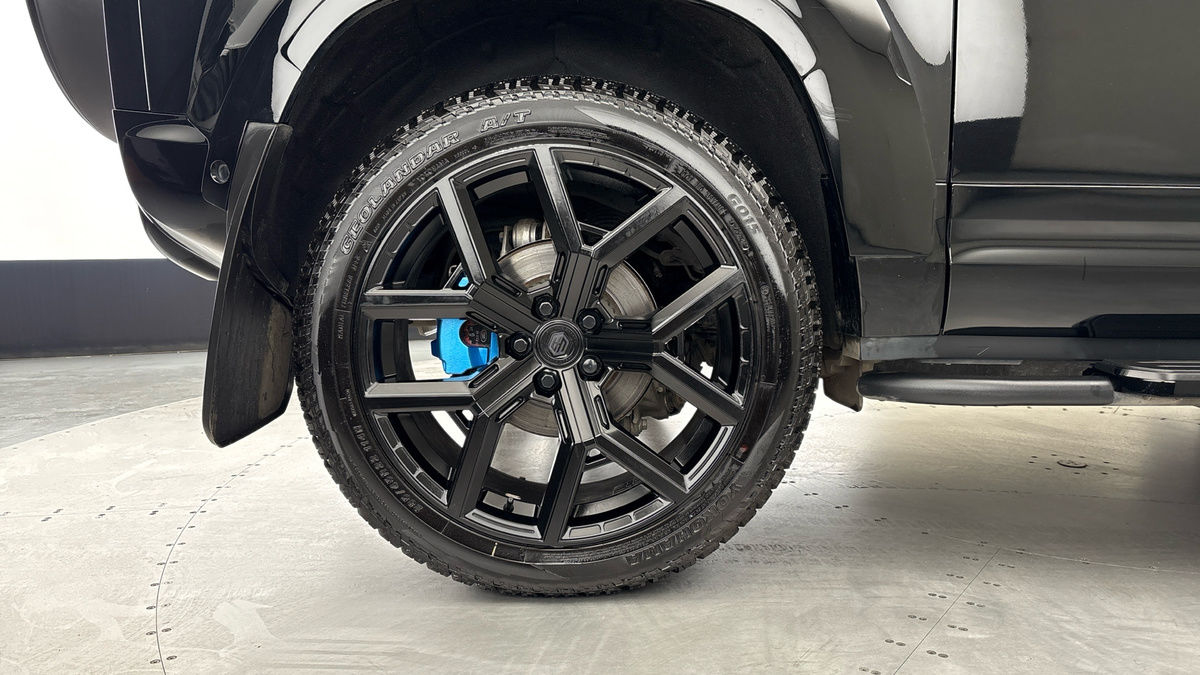 Land Rover Defender 90 Urban Image 10