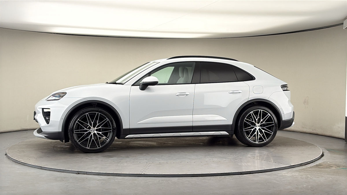 More views of Porsche Macan