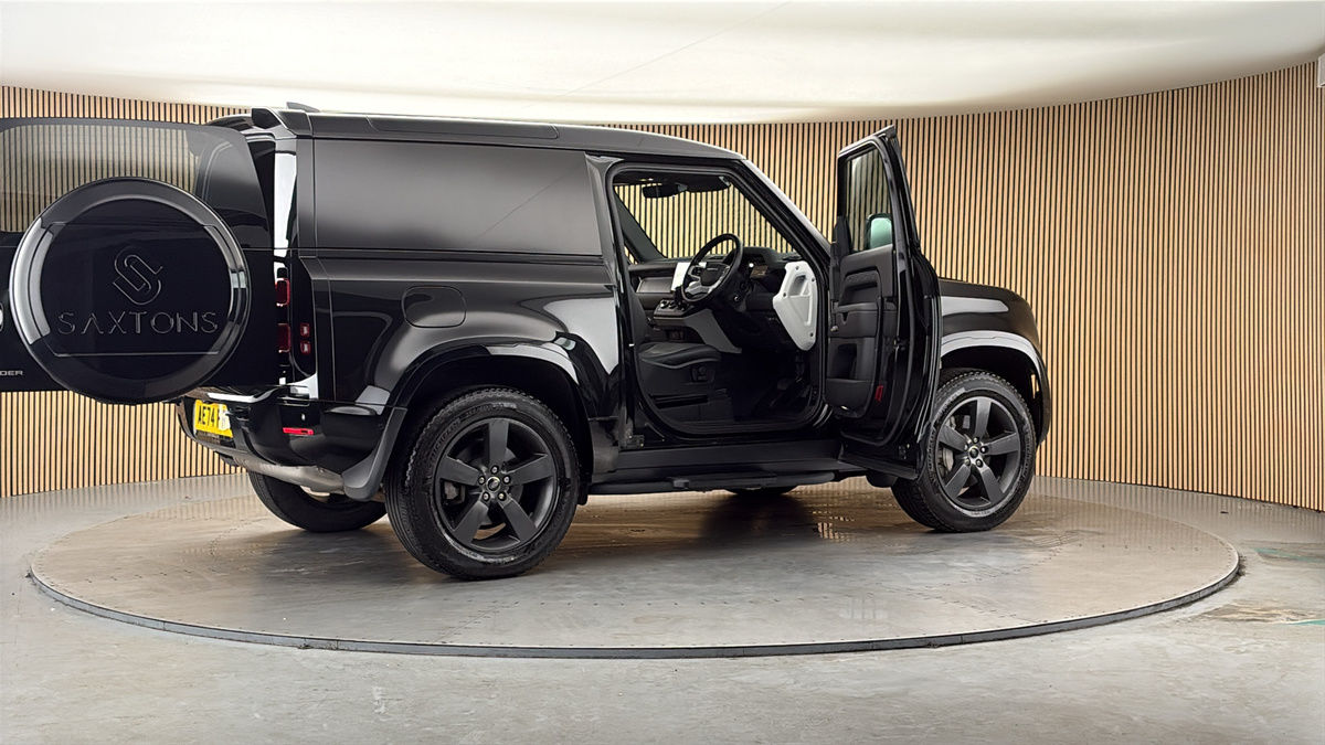 More views of Land Rover Defender 90