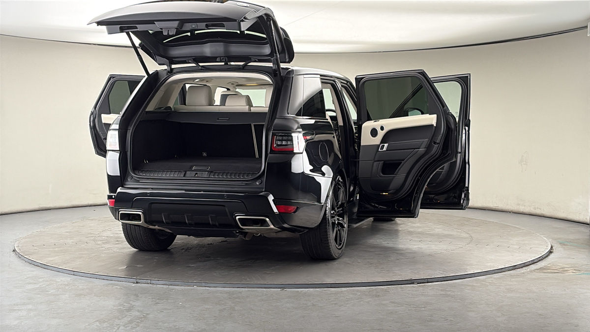 More views of Land Rover Range Rover Sport