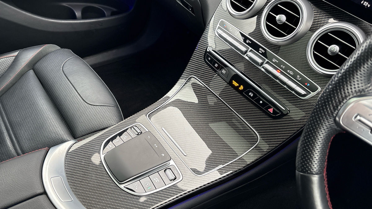 Mercedes-Benz GLC Image 18