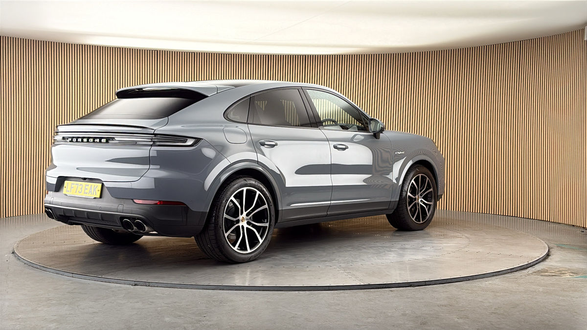 Porsche Cayenne Image 21
