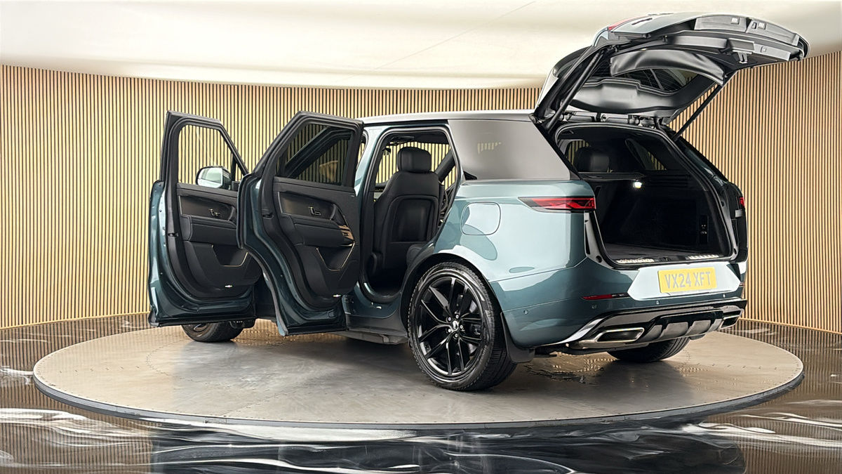 More views of Land Rover Range Rover Sport