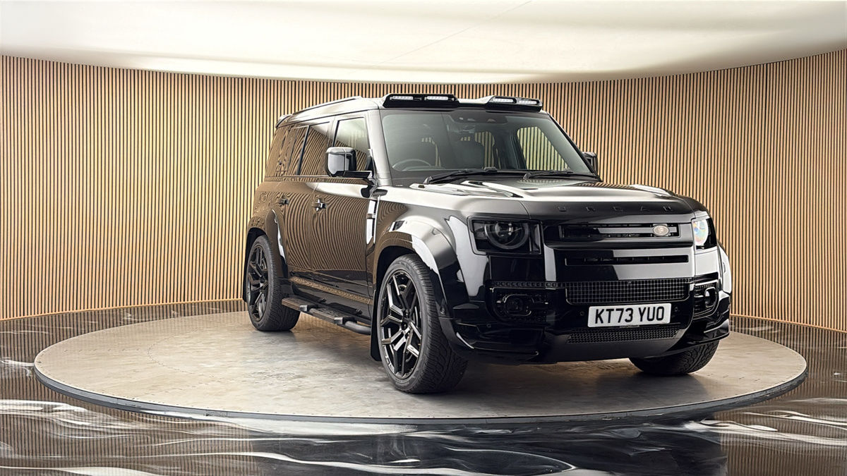 More views of Land Rover Defender 110
