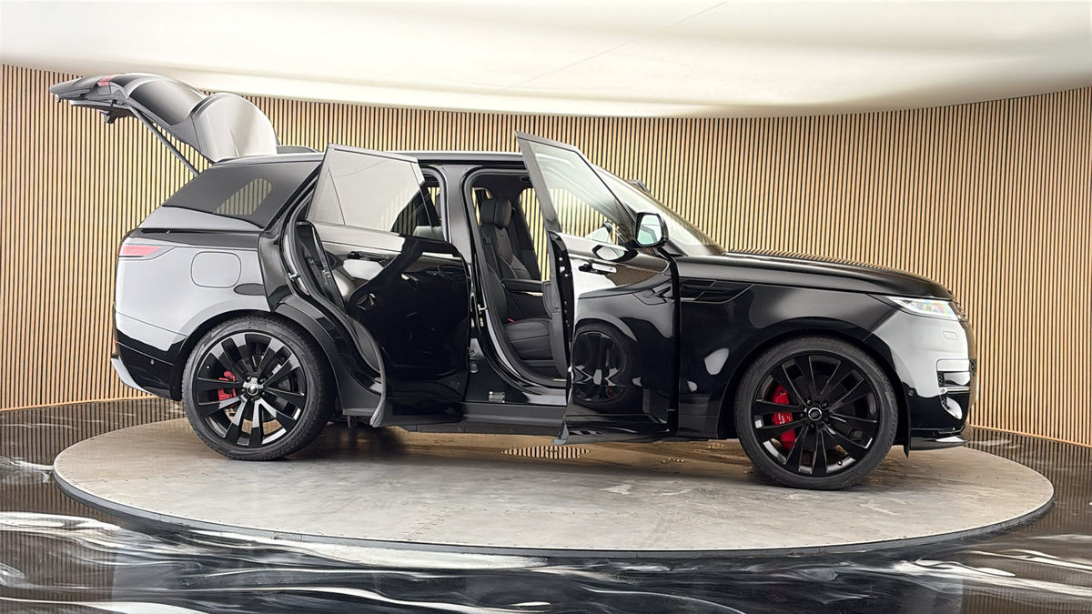 More views of Land Rover Range Rover Sport