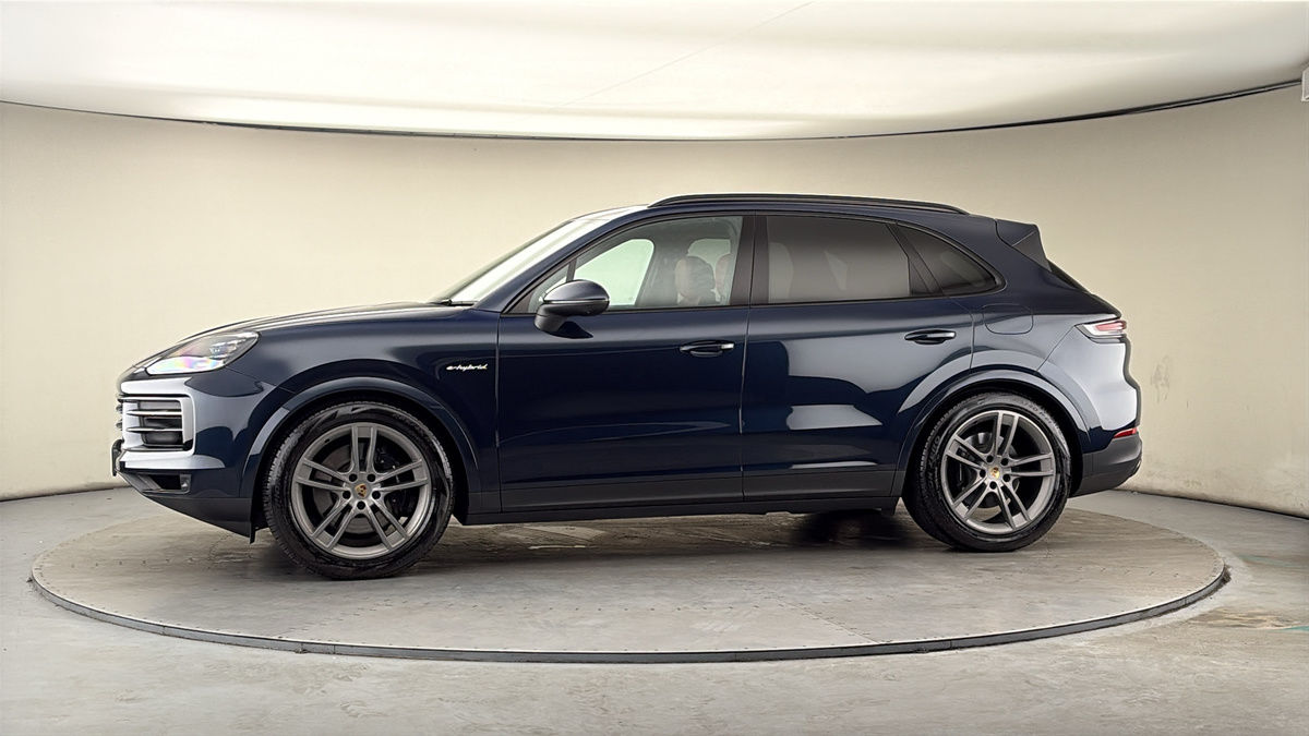 More views of Porsche Cayenne